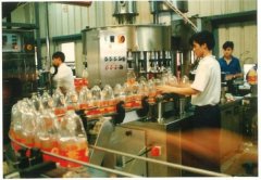 <b>头版点赞金龙鱼：年超3000万次检测用数据践行食</b>